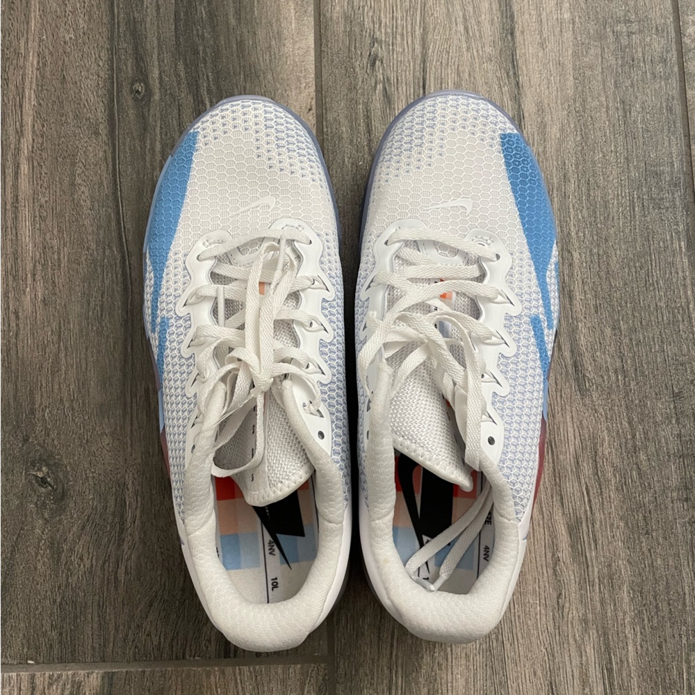 BRAND NEW Nike Premium Womens Metcon 5 Training Sneakers (Size 8)